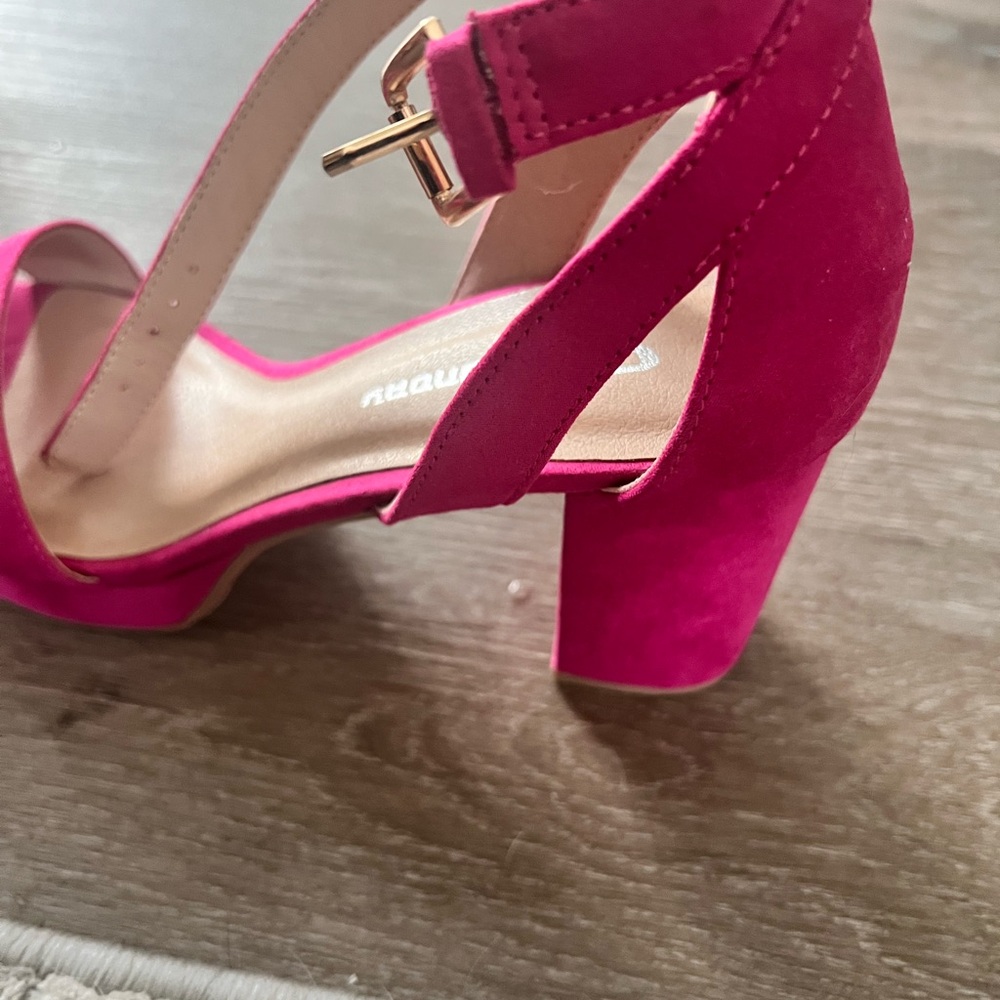 CL by Laundry Vibrant Pink Heels - Picture 5 of 8